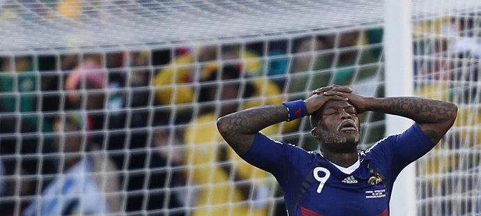 Djibril Cissé nemůže rozdýchat vyloučení svého spoluhráče Gourcuffa