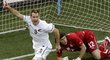 Novozélanďan Shane Smeltz se raduje z gólu do sítě Italů