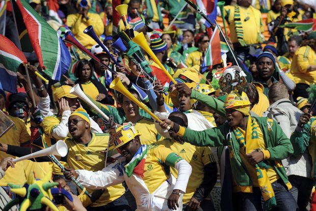 Afričtí fanoušci při zahájení šampionátu Afričtí fanoušci při zahájení šampionátu
