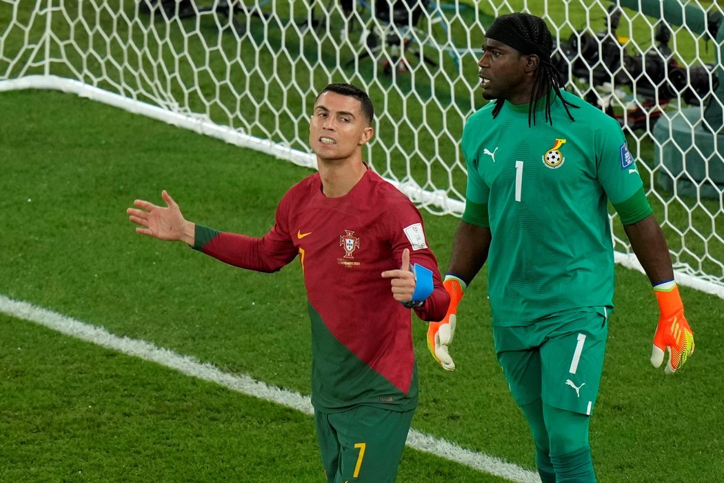 Cristiano Ronaldo z Portugalska neproměnil hlavičku v dobré pozici