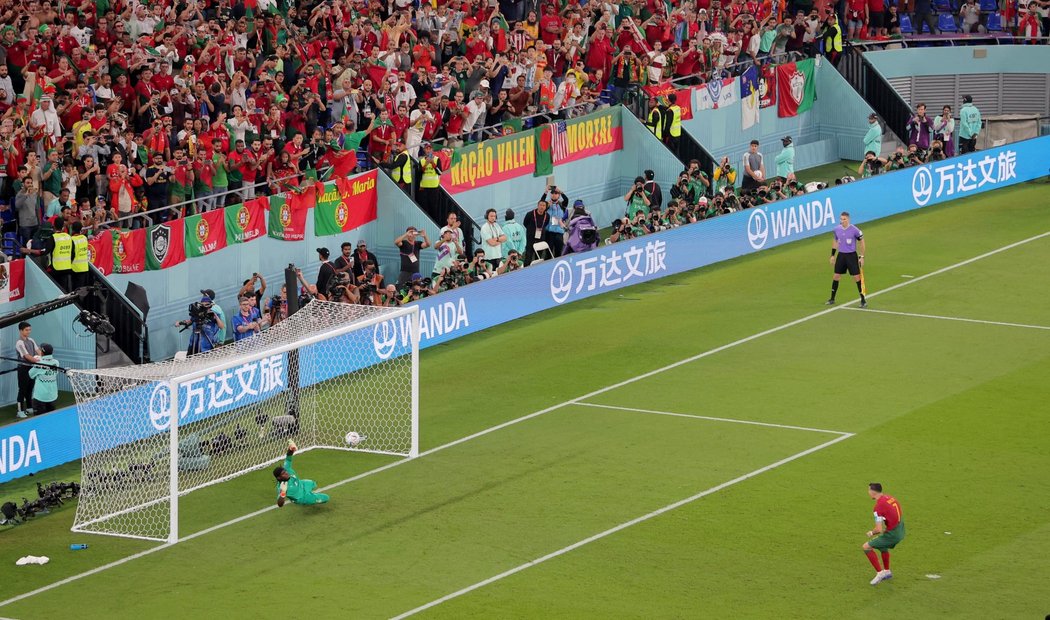 Úspěšná penalta Portugalce Ronalda proti Ghaně na MS