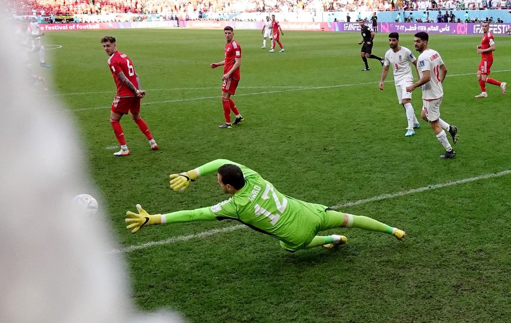 V Íránu zuří protesty na podporu ženských práv. Připojí se i fotbalisté v Kataru?