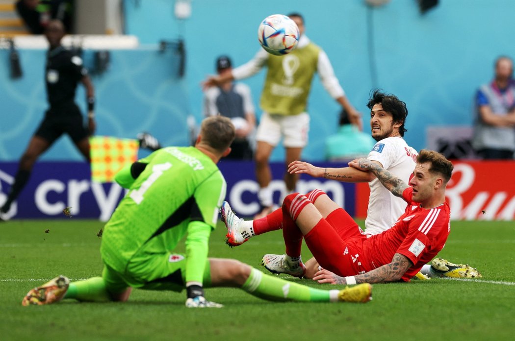 Pokud fotbalisté Íránu odmítnou zpívat hymnu před utkáním proti Spojeným státům, budou jejich rodiny ve velkém maléru