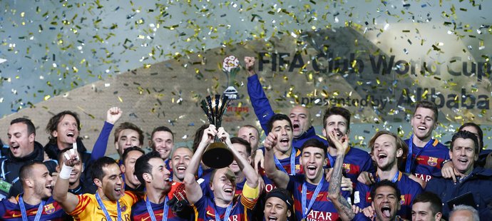 Barcelonská radost po triumfu ve finále mistrovství světa klubů. Katalánci vyhráli ve finále nad River Plate 3:0.