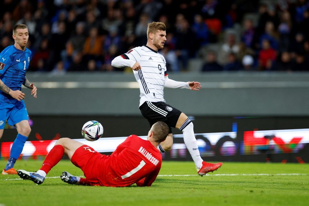 Německý útočník Timo Werner (9) během zápasu kvalifikace o postup na MS proti Islandu (4:0)