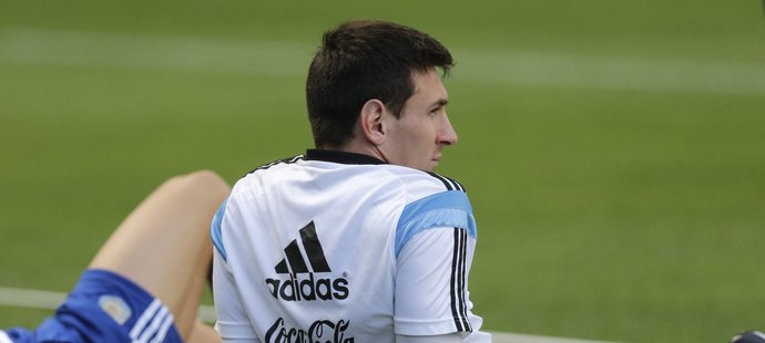 Lionel Messi odpočívá při tréninku. Bude na finále připraven?