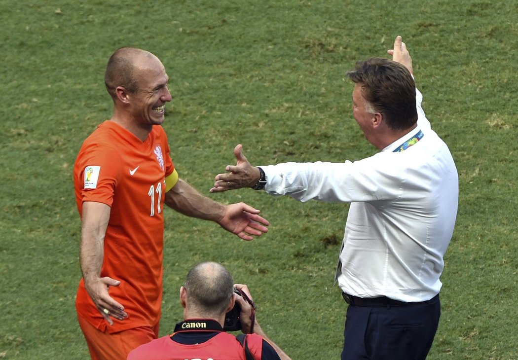 Arjen Robben a Louis Van Gaal si z Brazílie odváží bronzovou medaili.