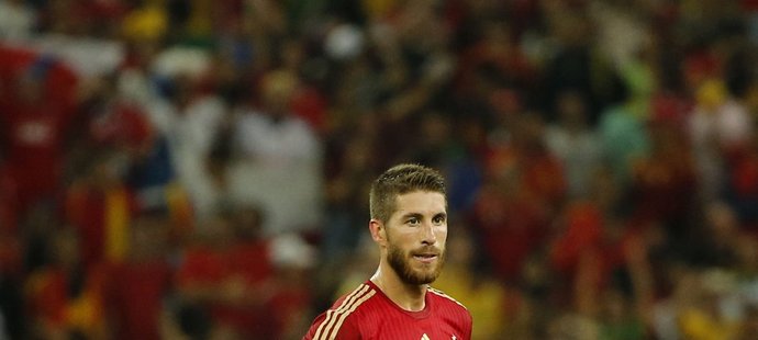 My jsme to fakt prohráli... Sergio Ramos smutní po zápase s Chile, který pro Španěly znamená brzký konec cesty za obhajobou