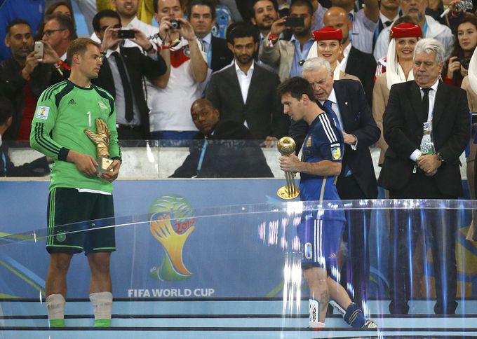 Špatný vtip?! Messi se (nejen) ve finále trápil, přesto dostal cenu Špatný vtip?! Messi se (nejen) ve finále trápil, přesto dostal cenu
