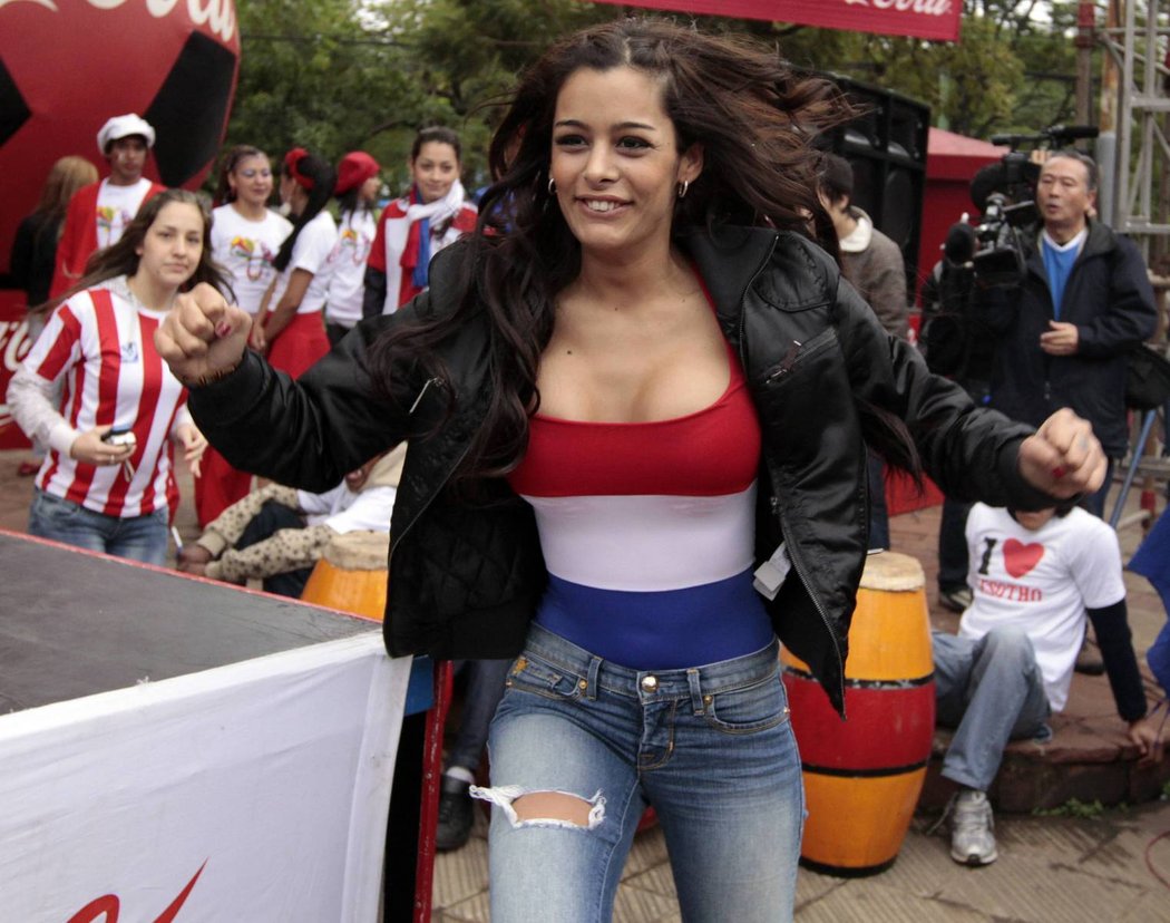 Nejslavnější paraguayská fanynka je Larissa Riquelmeová.