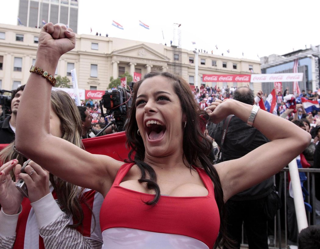 Nejslavnější paraguayská fanynka je Larissa Riquelmeová.