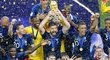 Radost francouzských fotbalistů po výhře na mistrovství světa v Rusku ve finále nad Chorvatskem