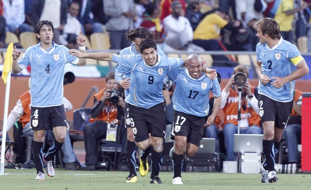 Uruguayci oslavují gól Luise Suareze Uruguayci oslavují gól Luise Suareze