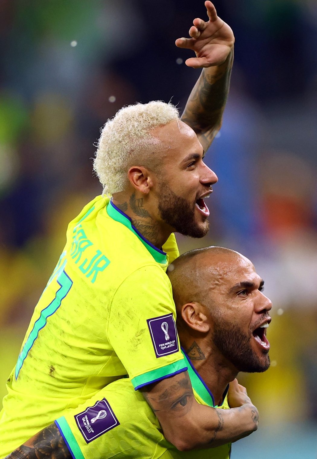 Neymar a vyděděnec brazilských příznivců Dani Alves