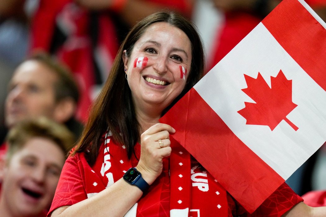 Kanadská fanynka může měla ze začátku zápasu radost