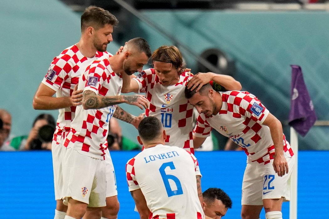 Radost Chorvatů po třetím gólu Kramariče