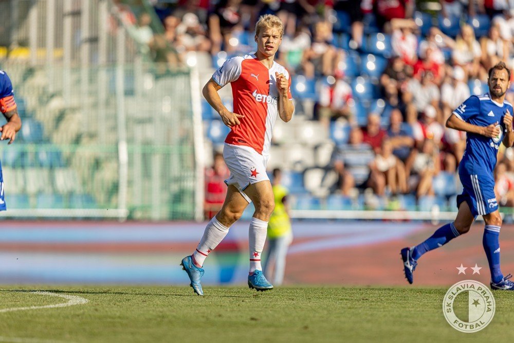 Mads Emil Madsen během debutu v lize proti Mladé Boleslavi