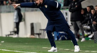 Tragédie v Srbsku: během ligového zápasu zkolaboval a zemřel trenér (†44) Tragédie v Srbsku: během ligového zápasu zkolaboval a zemřel trenér (†44)