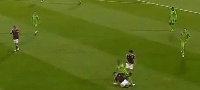 VIDEO: Dvě zlomené nohy v jednom utkání!