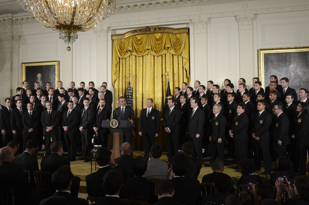 Prezident Obama si pozval hokejisty i fotbalisty z Los Angeles, kteří v minulých sezonách vyhráli NHL a MLS