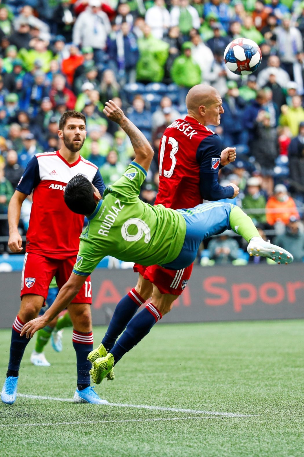 Zdeněk Ondrášek po návratu z reprezentace neuspěl s Dallasem v MLS, jeho tým vypadl v play off se Seattlem