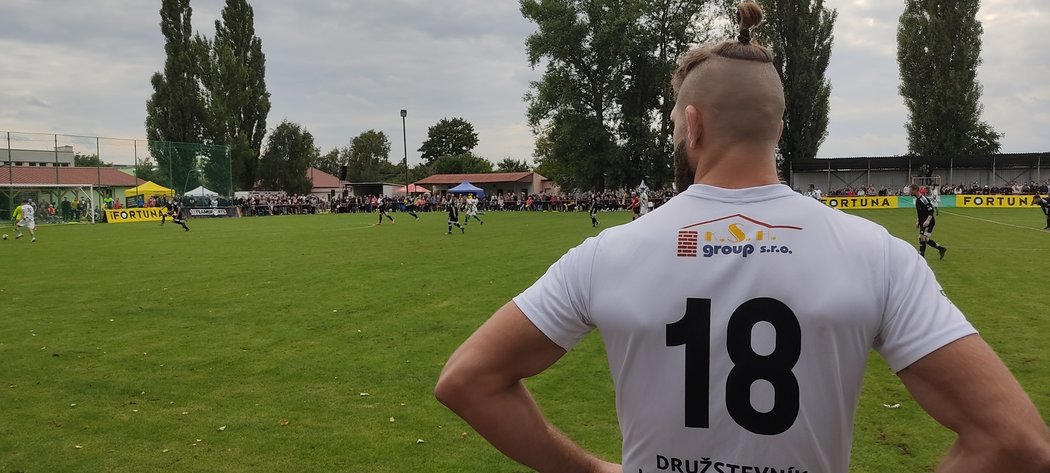 Jiří &#34;Denisa&#34; Procházka si zahrál fotbal za Hostěradice