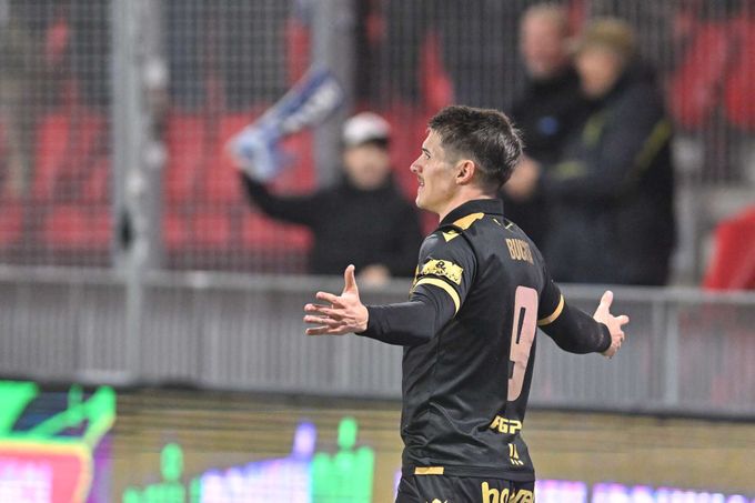 MOL Cup ONLINE: Pardubice - Baník 3:4. Buchta se trefil v prodloužení MOL Cup ONLINE: Pardubice - Baník 3:4. Buchta se trefil v prodloužení