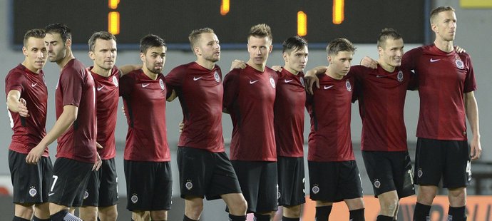 Sparťané před penaltami, ve kterých proti Baníku neuspěli