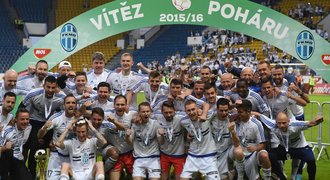 CELÝ SESTŘIH: Boleslav - Jablonec 2:0. Boleslav slaví triumf, Slavia poháry