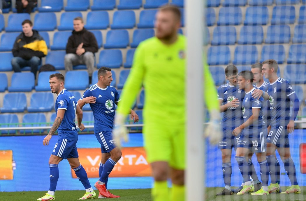 Radost fotbalistů Mladé Boleslavi z gólu v osmifinále MOL Cupu proti Plzni