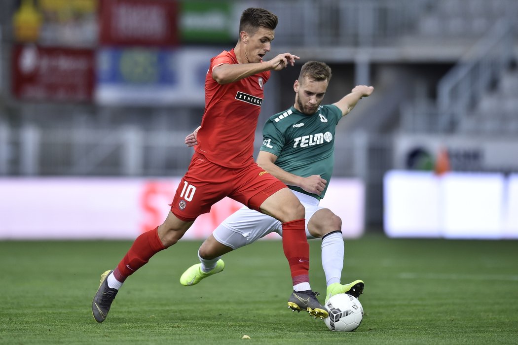 Fotbalisté Jablonce ve 3. kole poháru MOL Cupu doma udolali druholigovou Zbrojovku Brno 3:2 a postoupili do osmifinále. V 87. minutě rozhodl Doležal.