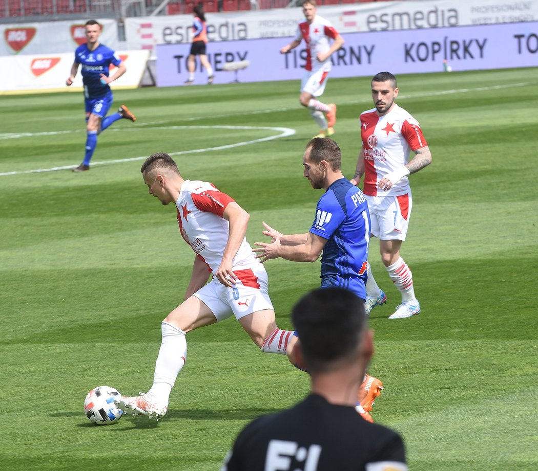 Fotbalisté Slavie vyhráli v Olomouci 3:0 a postoupili do semifinále