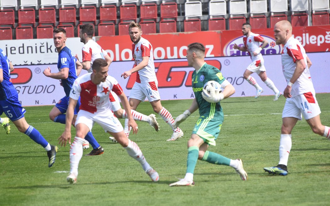 Gólman Olomouce Aleš Mandous během čtvrtfinále MOL Cupu se Slavií