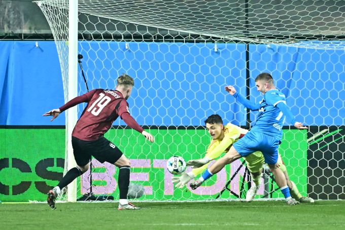 MOL Cup ONLINE: Mladá Boleslav - Sparta 0:0. Surovčík v akci, Langhamer trefil tyč MOL Cup ONLINE: Mladá Boleslav - Sparta 0:0. Surovčík v akci, Langhamer trefil tyč