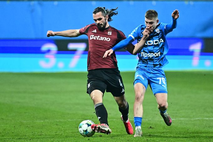 MOL Cup ONLINE: Mladá Boleslav - Sparta 0:0. Dvě žluté pro domácí, šance Langhamera MOL Cup ONLINE: Mladá Boleslav - Sparta 0:0. Dvě žluté pro domácí, šance Langhamera