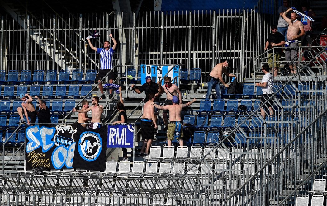 Fanoušci na Andrově stadionu během semifinále Olomouce s Libercem