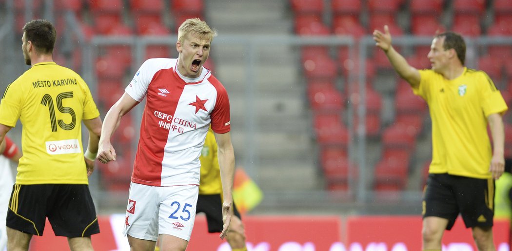 Michal Frydrych otevřel skóre zápasu Slavia - Karviná