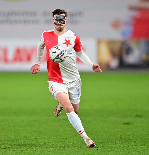 Taras Kačaraba je sice ve Slavii zapůjčen z Liberce, ale propracoval se do základní sestavy. Sešívání se musí do konce roku rozhodnout, zda na něj uplatní opci Taras Kačaraba je sice ve Slavii zapůjčen z Liberce, ale propracoval se do základní sestavy. Sešívání se musí do konce roku rozhodnout, zda na něj uplatní opci