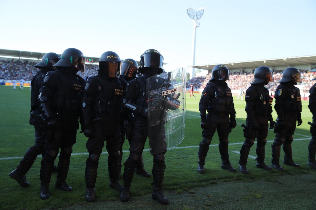 Na závěr finále dohlédli policisté i se psy...