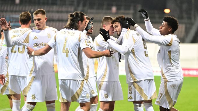 Artis - Sparta 1:2. Letenští postupují do čtvrtfinále MOL Cupu, rozhodl Rrahmani z penalty Artis - Sparta 1:2. Letenští postupují do čtvrtfinále MOL Cupu, rozhodl Rrahmani z penalty