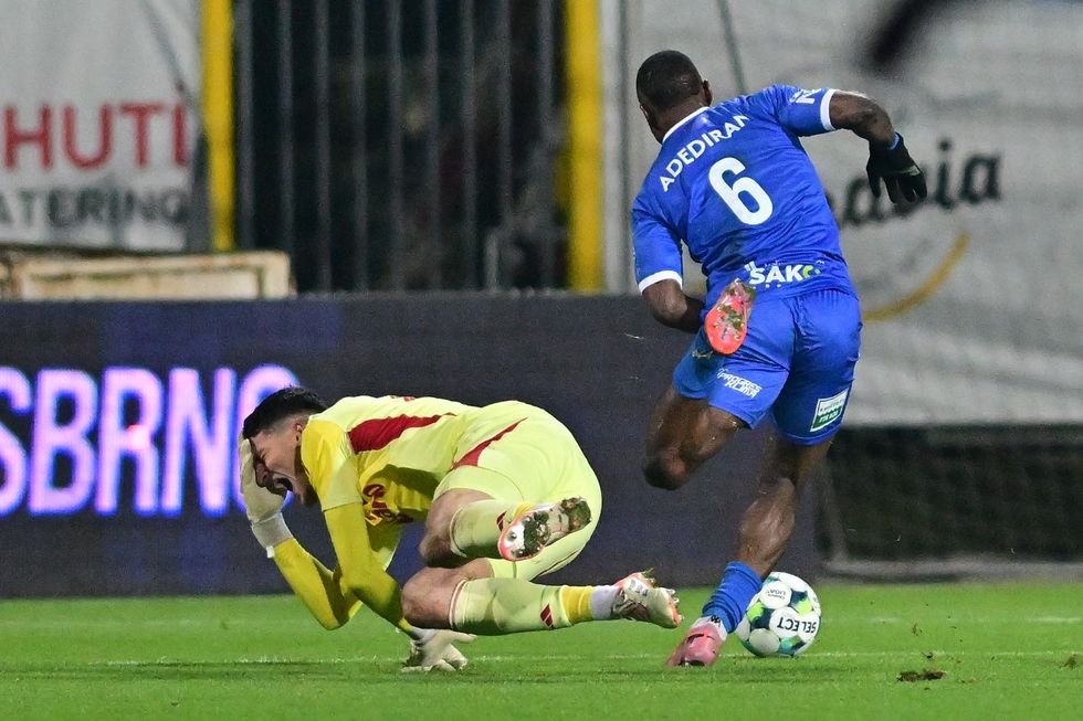 ONLINE: Artis - Sparta 1:1. Adediran po Surovčíkově obří minele srovnal skóre ONLINE: Artis - Sparta 1:1. Adediran po Surovčíkově obří minele srovnal skóre