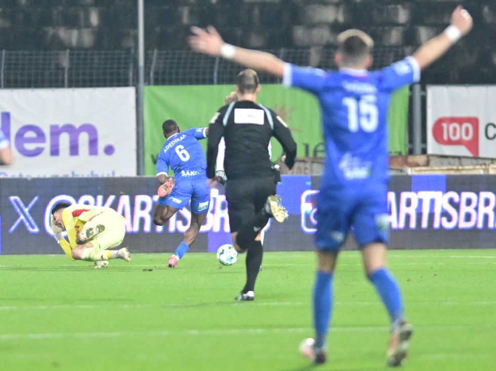 ONLINE: Artis - Sparta 1:1. Adediran po Surovčíkově obří minele srovnal skóre ONLINE: Artis - Sparta 1:1. Adediran po Surovčíkově obří minele srovnal skóre