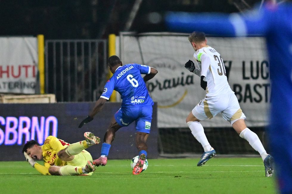 ONLINE: Artis - Sparta 1:1. Adediran po Surovčíkově obří minele srovnal skóre ONLINE: Artis - Sparta 1:1. Adediran po Surovčíkově obří minele srovnal skóre