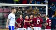 Fotbalisté Sparty se radují ze vstřelené branky proti Baníku v čtvrtfinále MOL Cupu