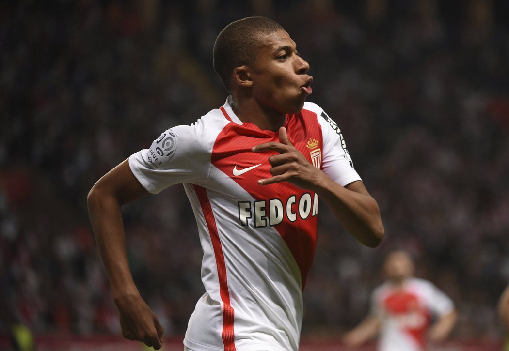 Kylian Mbappe slaví branku do sítě St. Etienne