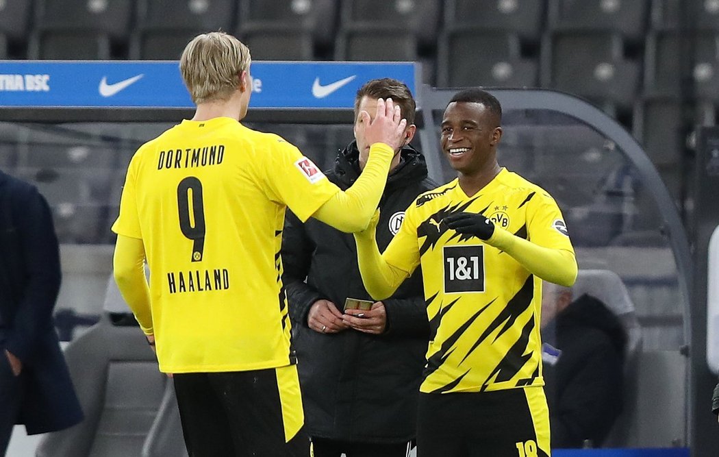 Za největší fotbalový talent na světě označil útočník Erling Haaland svého spoluhráče z Dortmundu Youssoufa Moukoka.