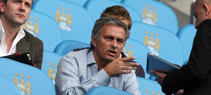 Kouč Realu José Mourinho osobně sledoval jeden ze zápasů Manchesteru City, soupeře madridského týmu v Lize mistrů