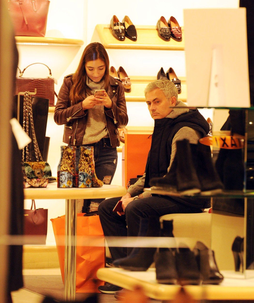 José Mourinho při nákupech se svojí dcerou