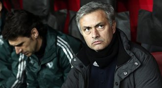 Mourinho musí pryč! Konec trenéra prý žádá 15 hráčů Realu