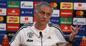 Mourinho mluvil jen se 262 slovy. Shnilé je vedení United, varuje Neville